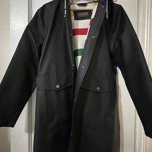AUTH Pendleton rain coat